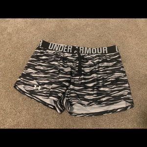 UNDER ARMOUR SHORTS